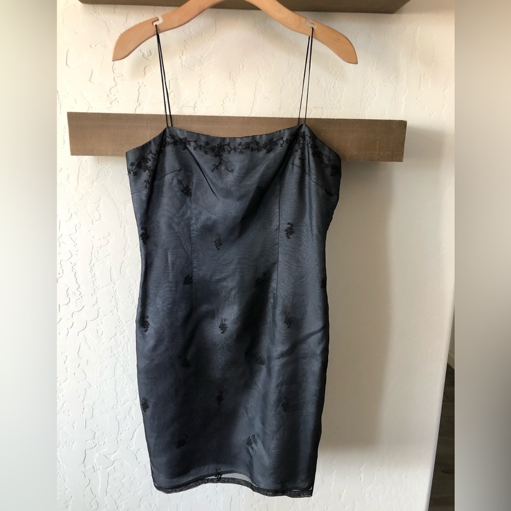 Laundry by Shelli Segal|90’s 100% SILK sheer lined floral embroidered mini dress